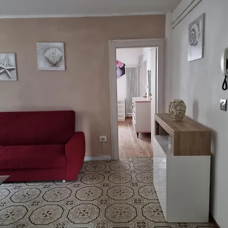 Mary House 3 *